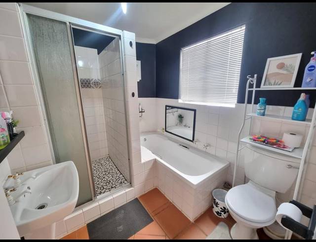 4 BEDROOM HOUSE FOR SALE IN MISTY BAY